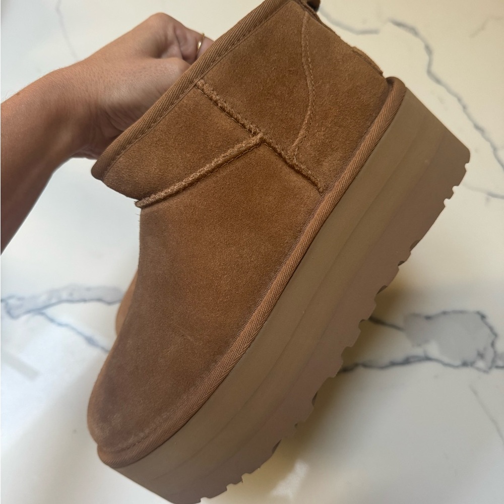 UGG mini platform classic suede Chestnut